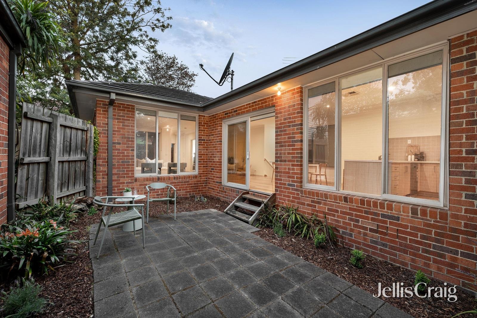 2/6 Walsh Street, Eltham image 14