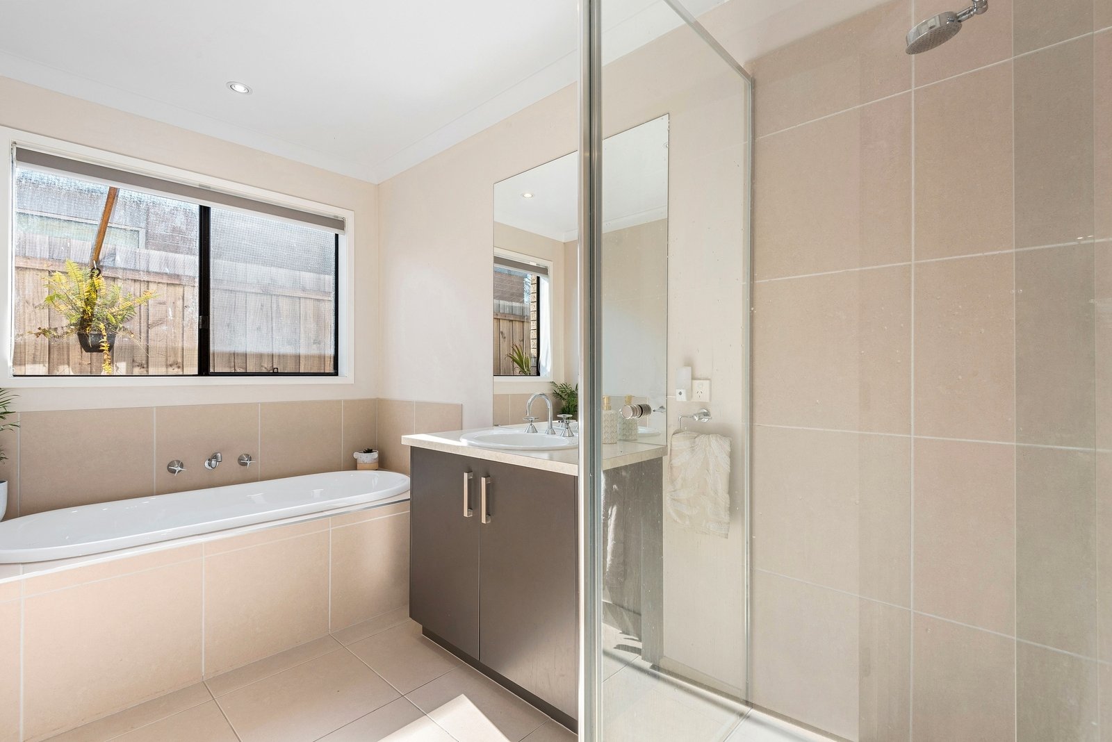 Property Gallery Thumbnail 11