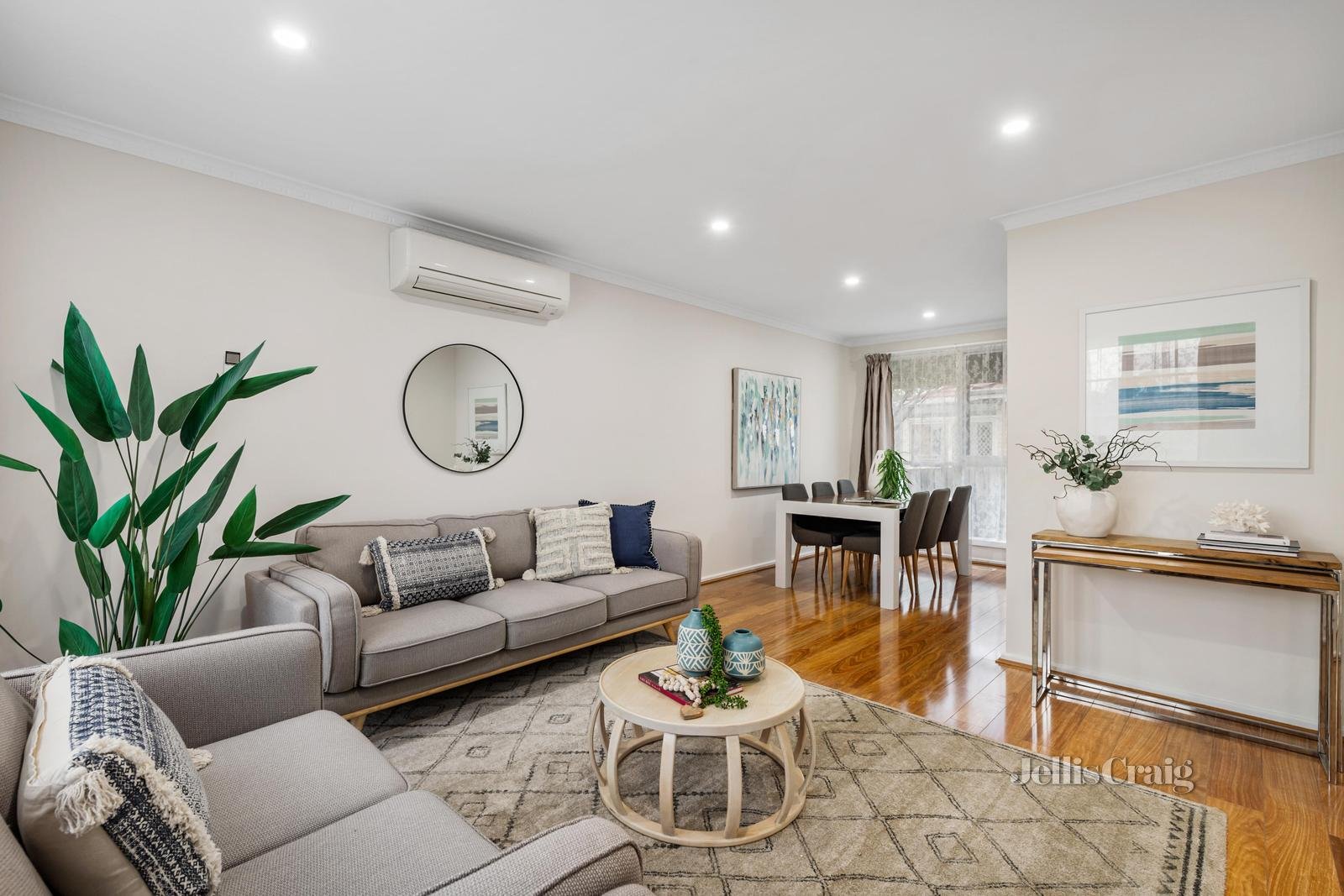 2/6 Waratah Street, Glen Waverley image 3