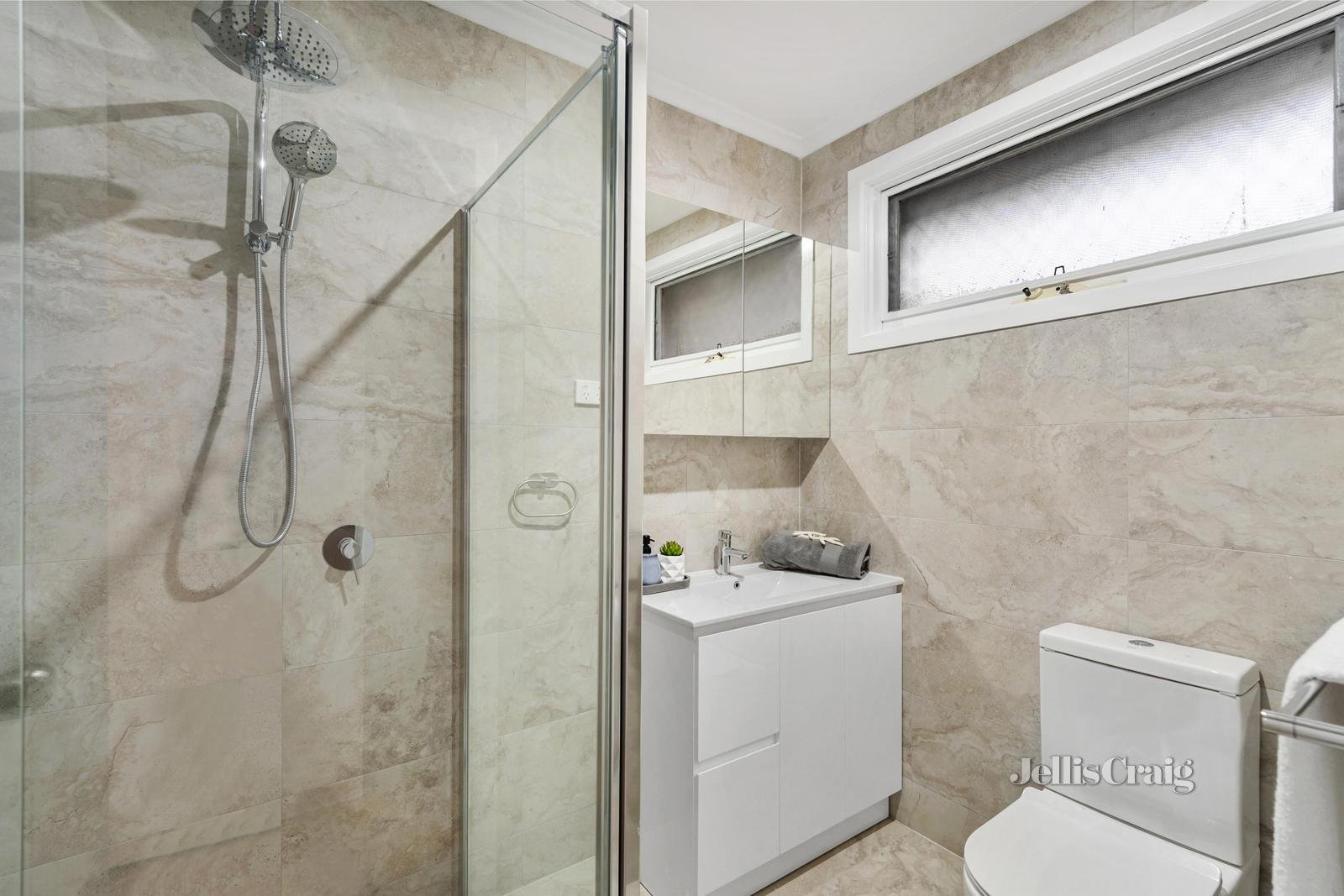 2/6 Waratah Street, Glen Waverley image 10