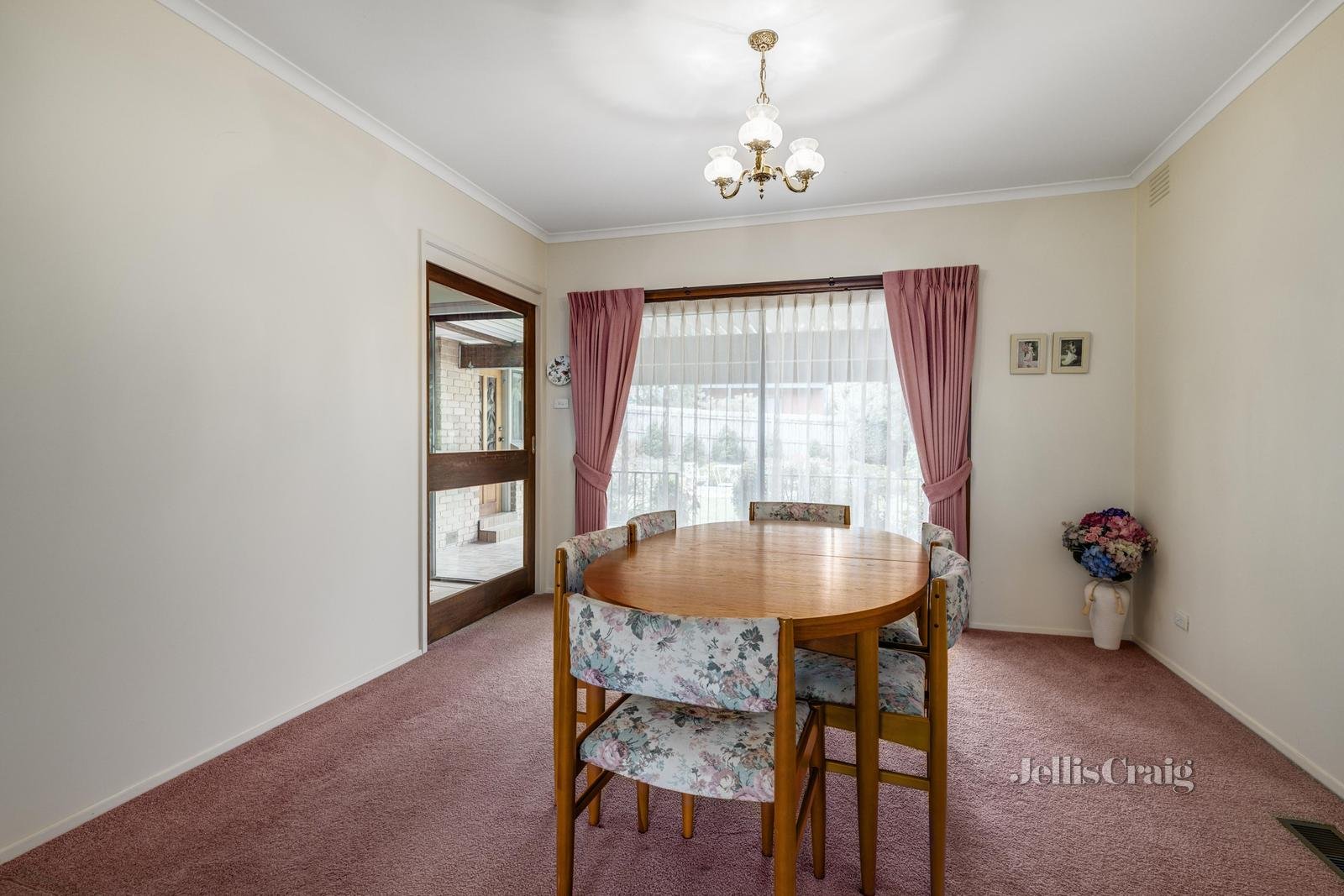 26 Watsons Road, Glen Waverley image 5