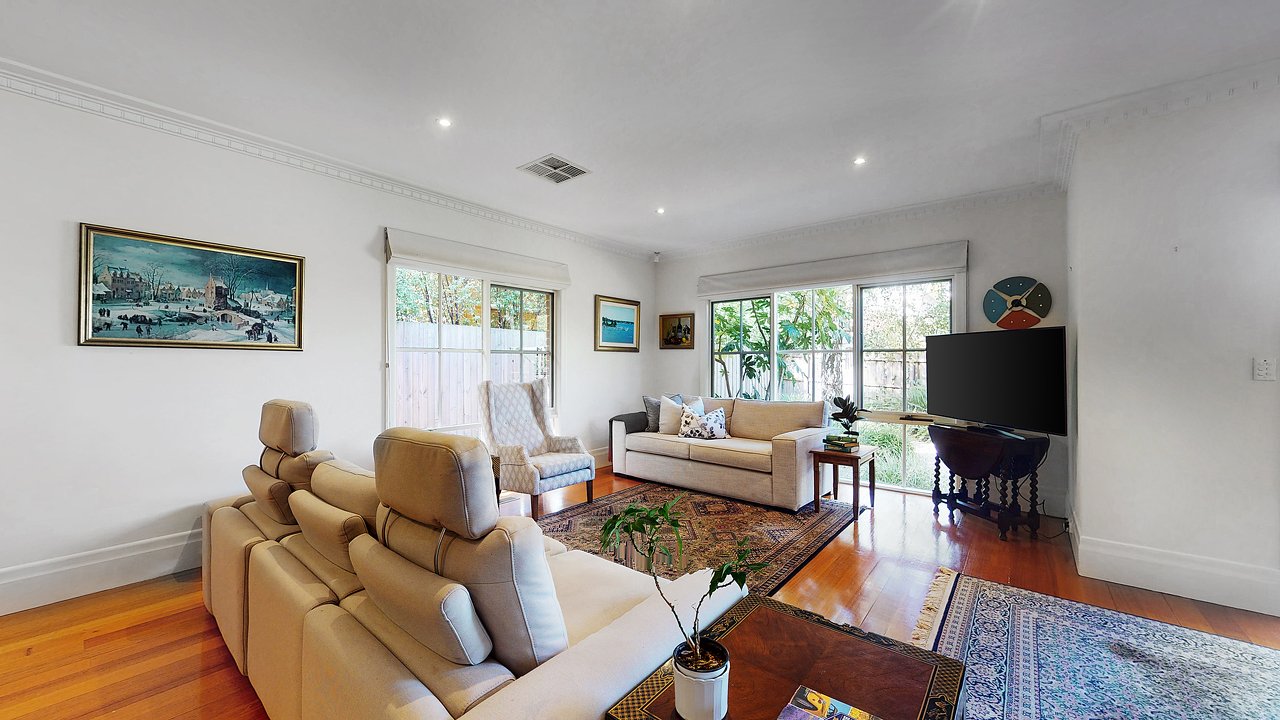 26 Wentworth Avenue, Canterbury image 1