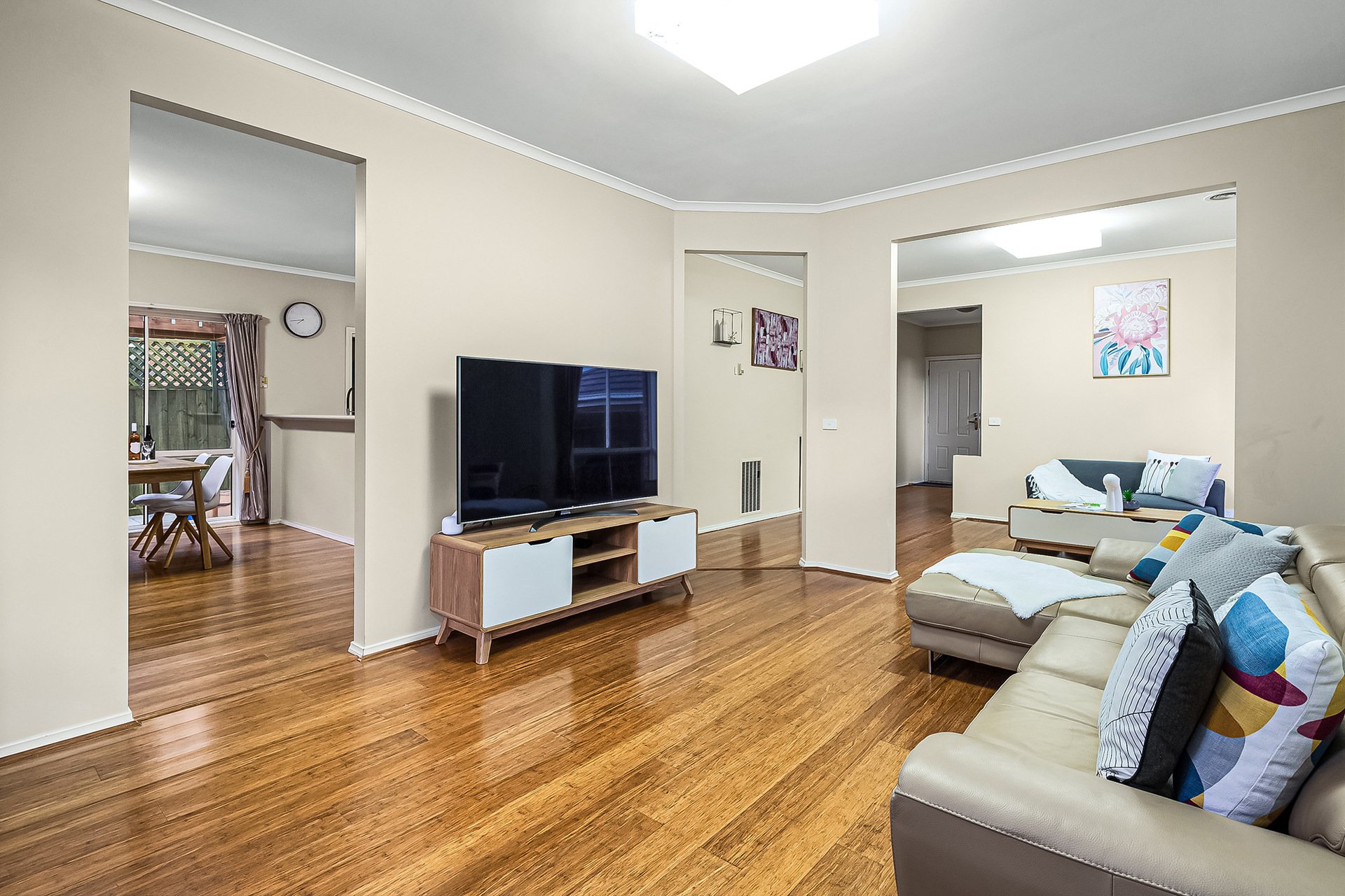 26 Willunga Way, Bundoora image 5