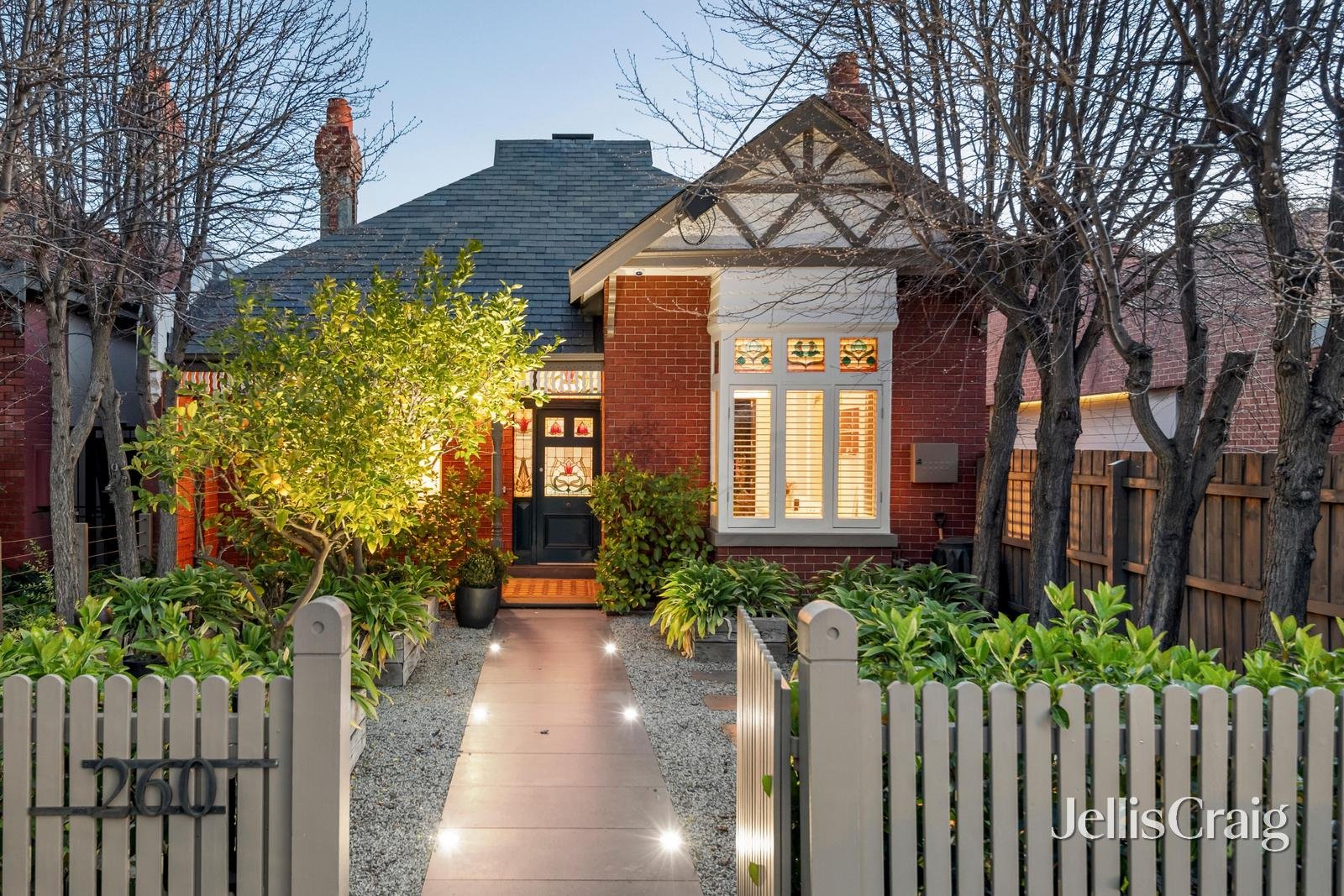 260 Danks Street, Middle Park image 1