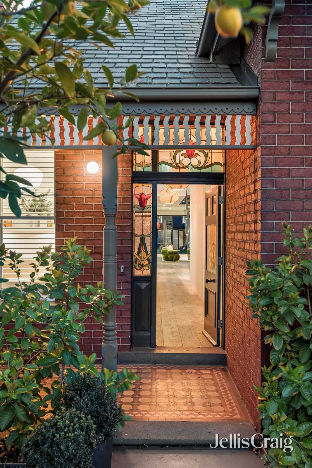 260 Danks Street, Middle Park image 2