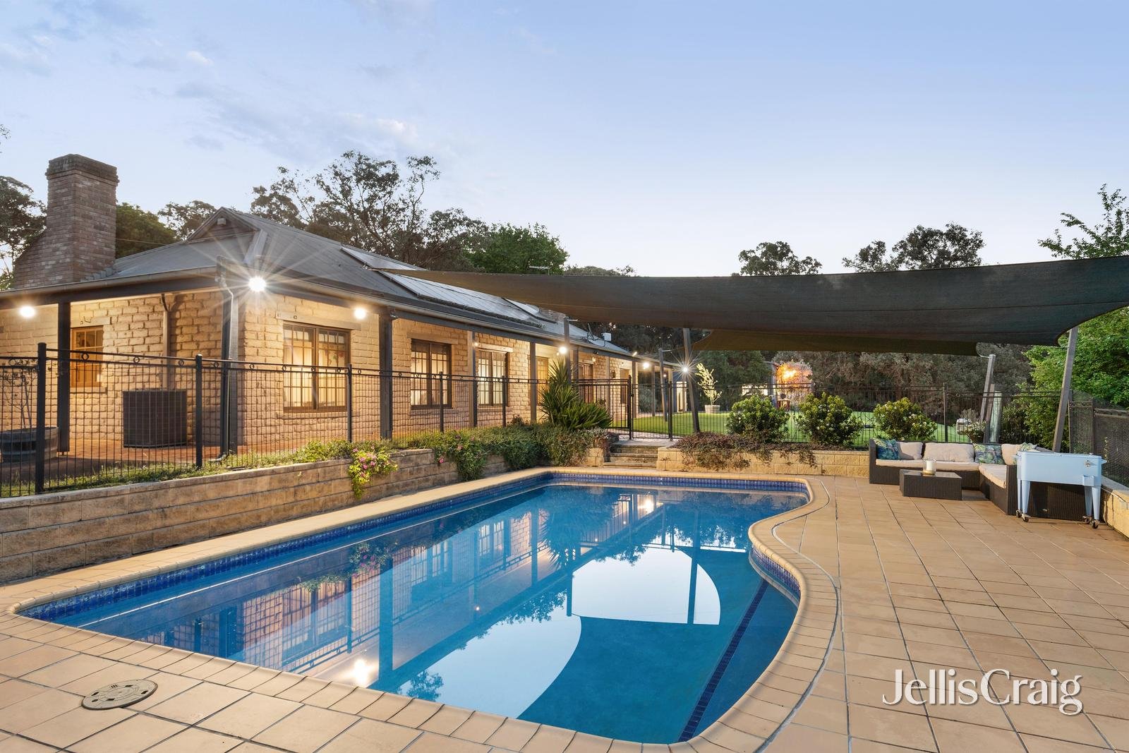 260 Flat Rock Road, Hurstbridge image 1