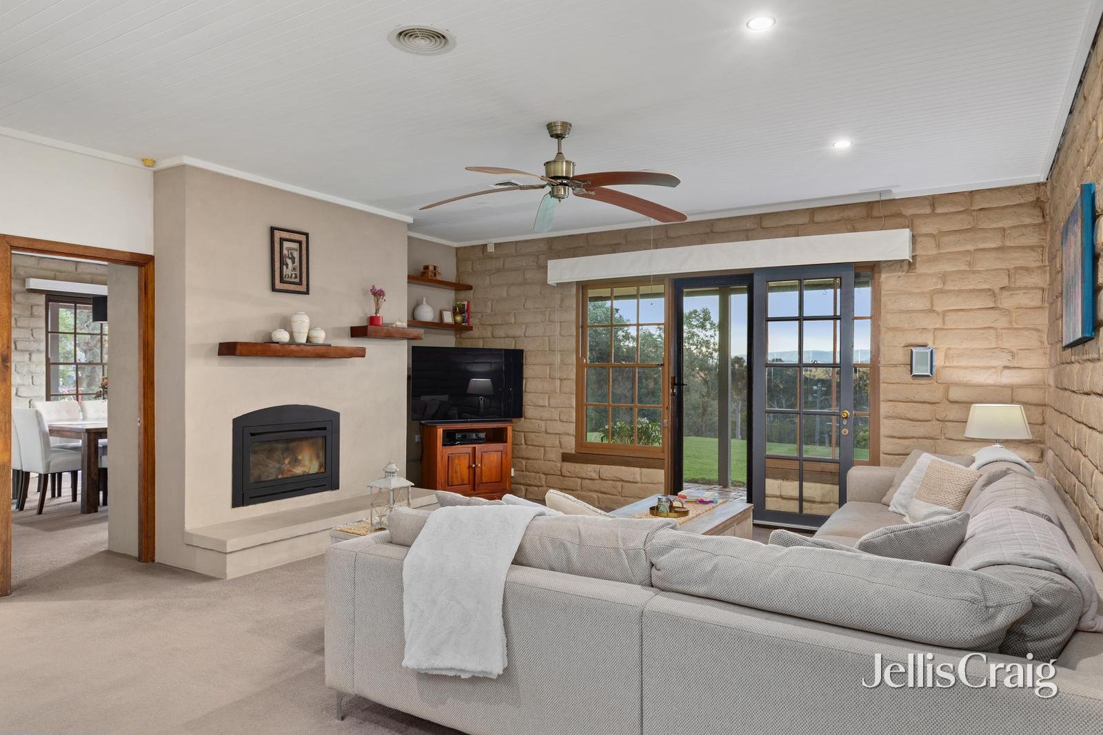 260 Flat Rock Road, Hurstbridge image 3