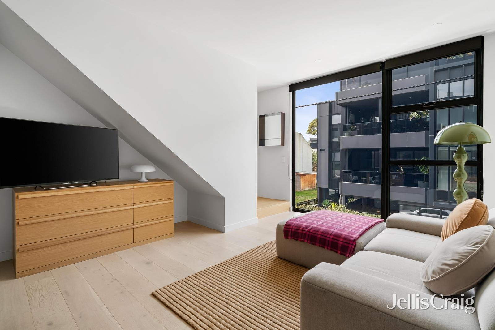 2/60 Glass Street, Richmond image 3