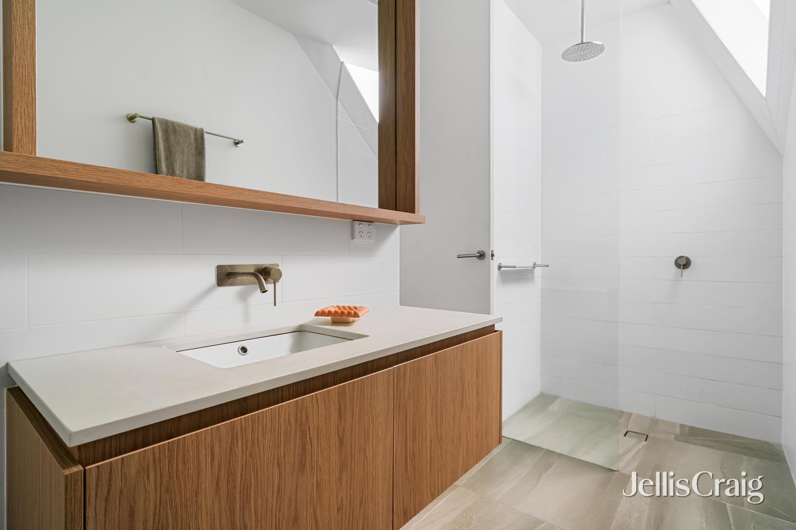 2/60 Glass Street, Richmond image 8