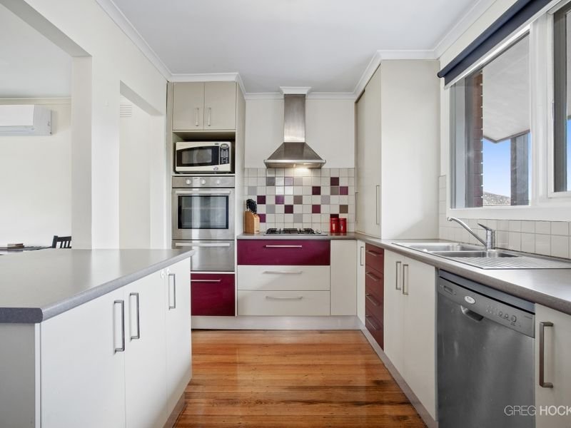 2/60 Grieve Parade, Altona image 2