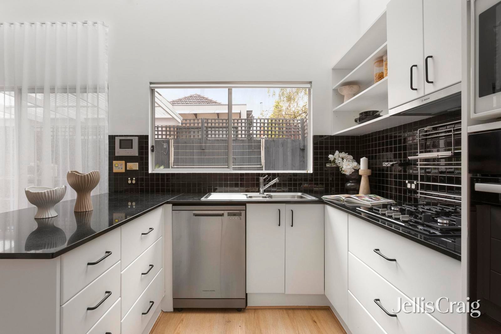 260 Ross Street, Port Melbourne image 5