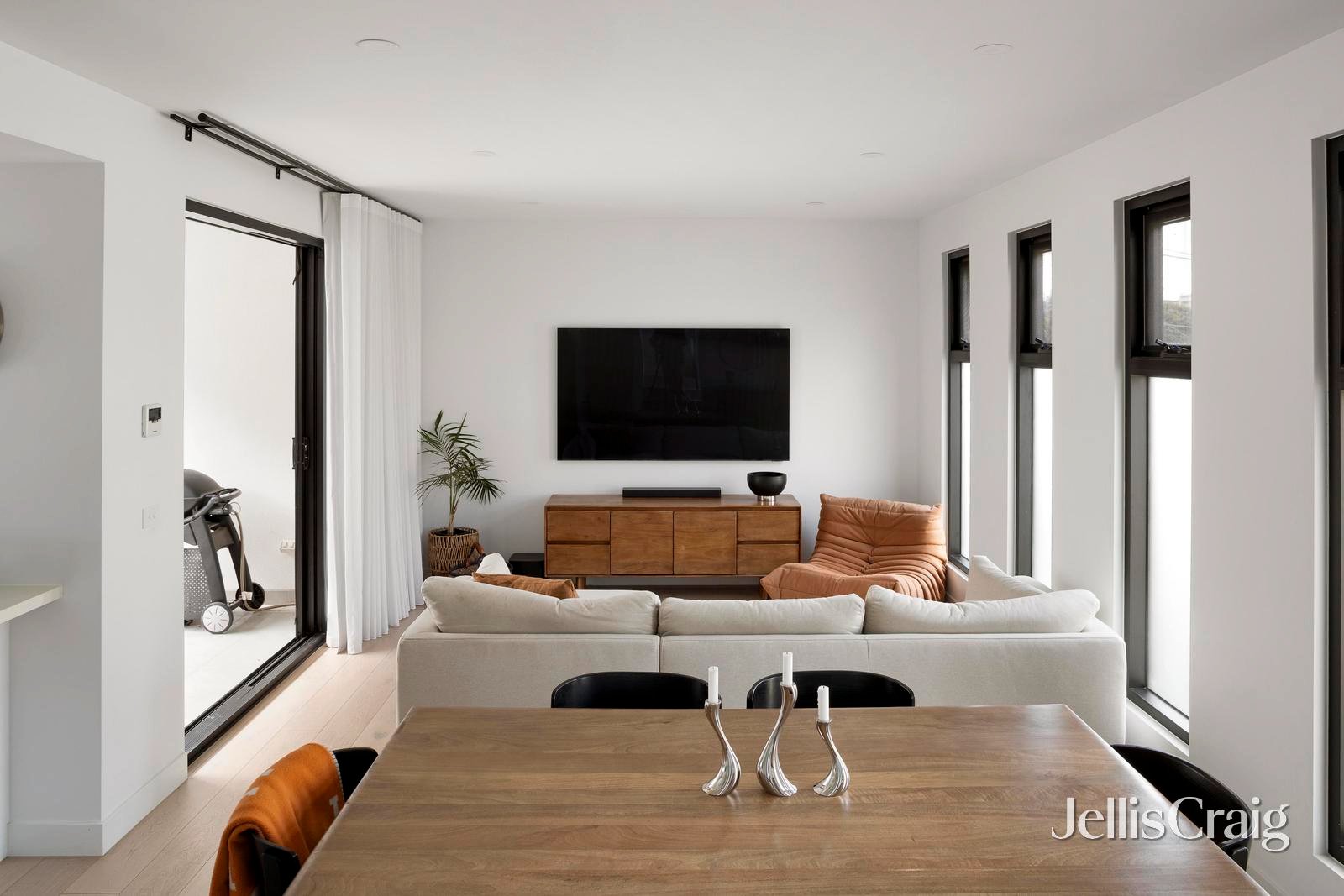 2/60 Station Street, Fairfield image 3