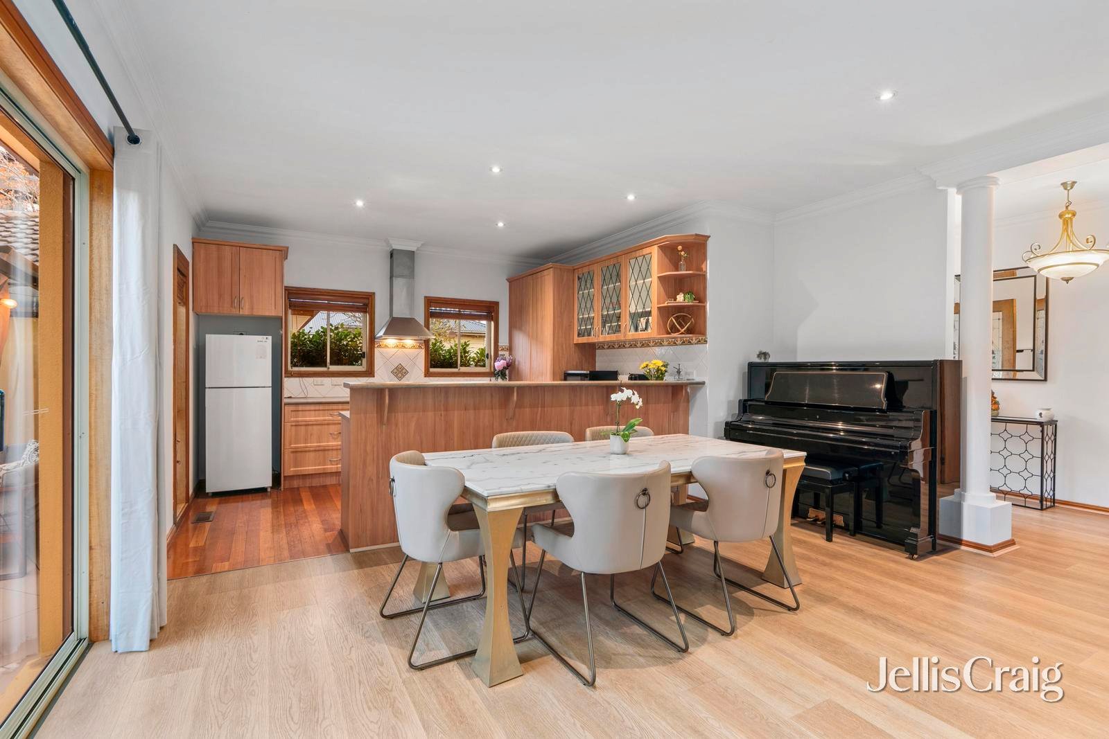 2/609 High Street Road, Mount&nbsp;Waverley image 5