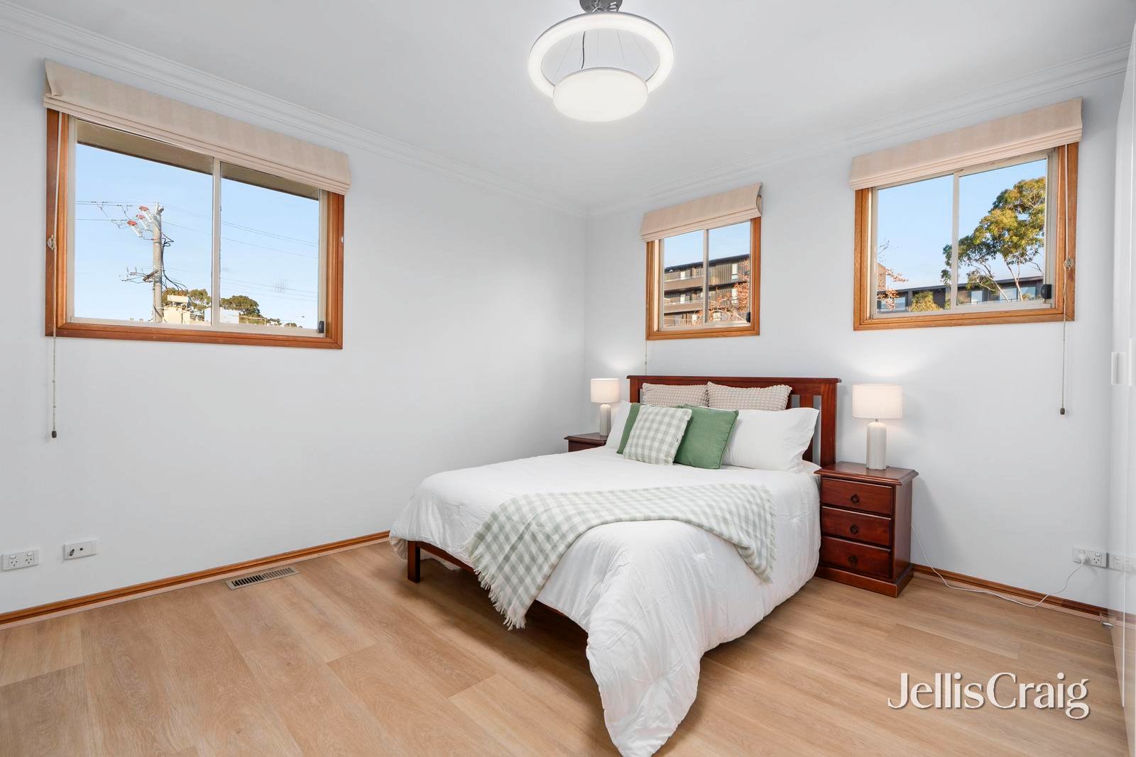 2/609 High Street Road, Mount&nbsp;Waverley image 7