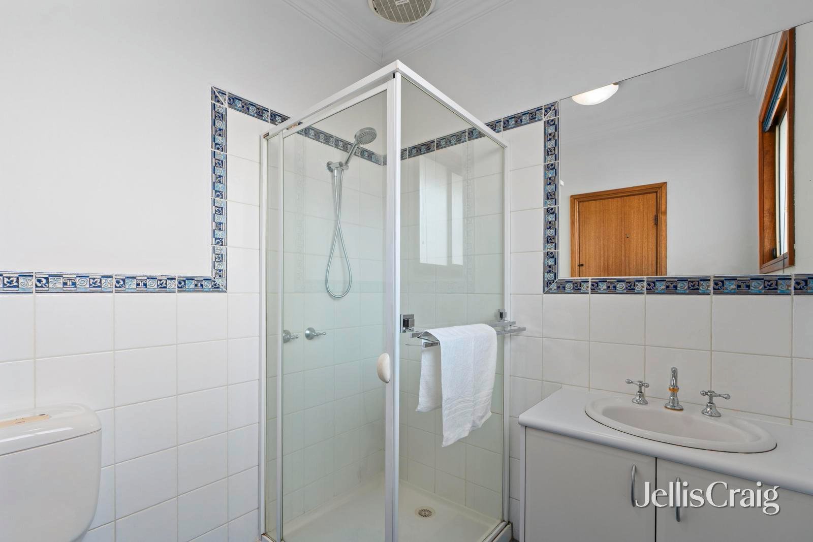 2/609 High Street Road, Mount&nbsp;Waverley image 9