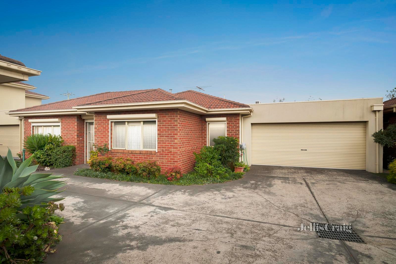 2/61 Eastgate Street, Pascoe Vale South image 1