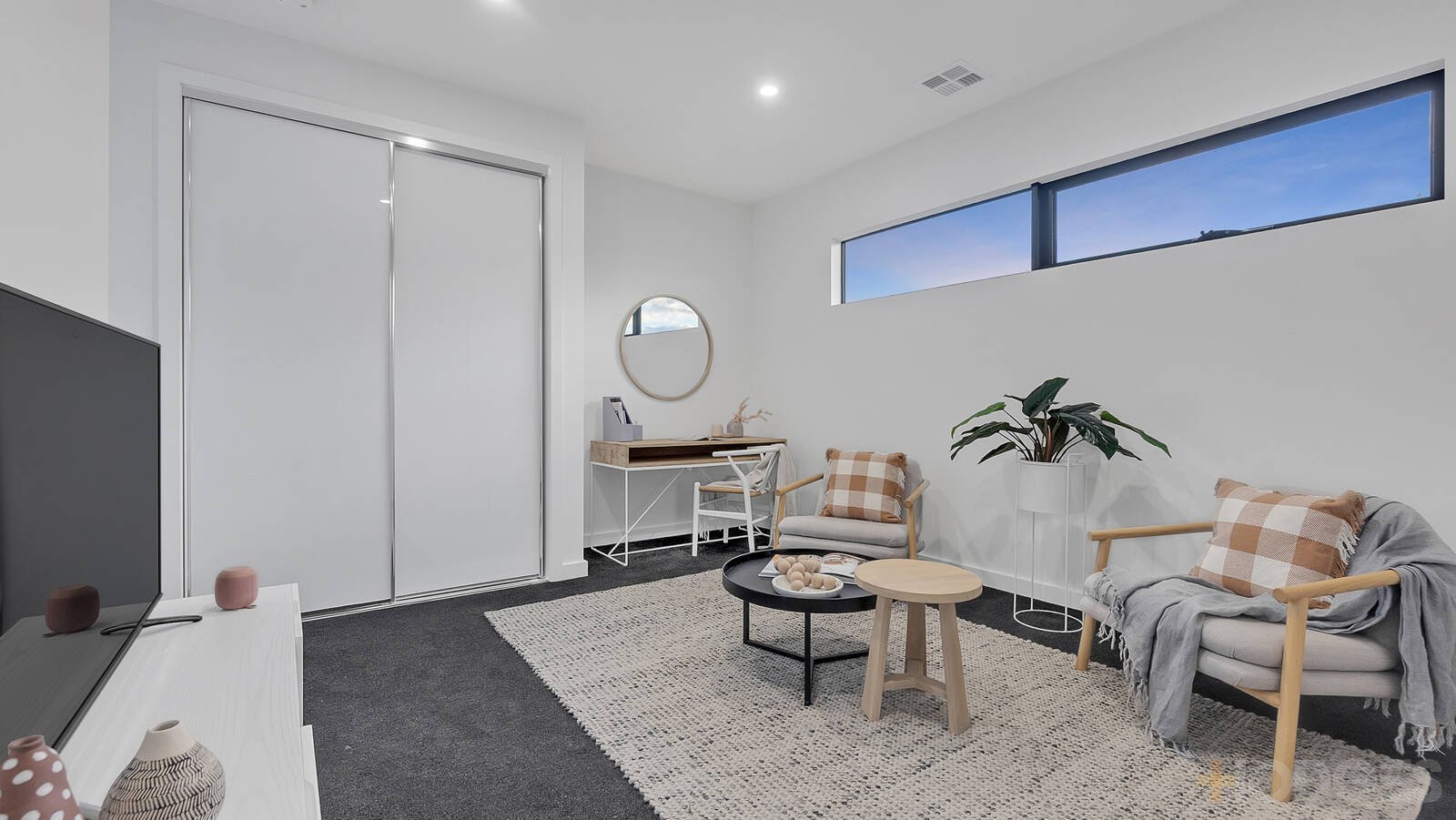 2 / 61 Follett Road Cheltenham