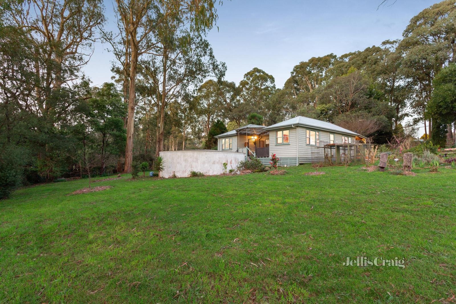 261 Kinglake Glenburn Road, Kinglake image 15