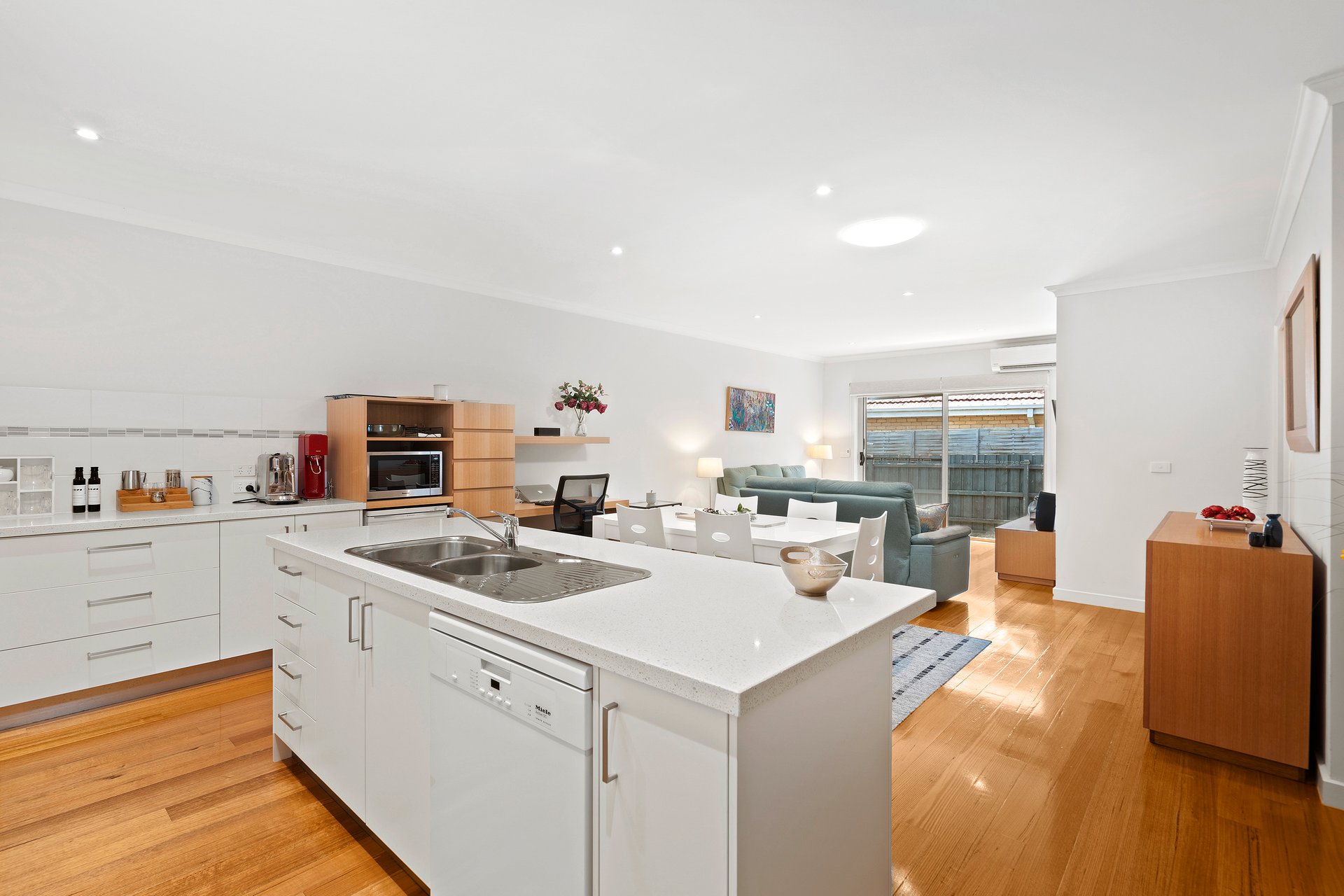 2/61 Ranfurlie Court, Forest Hill image 7