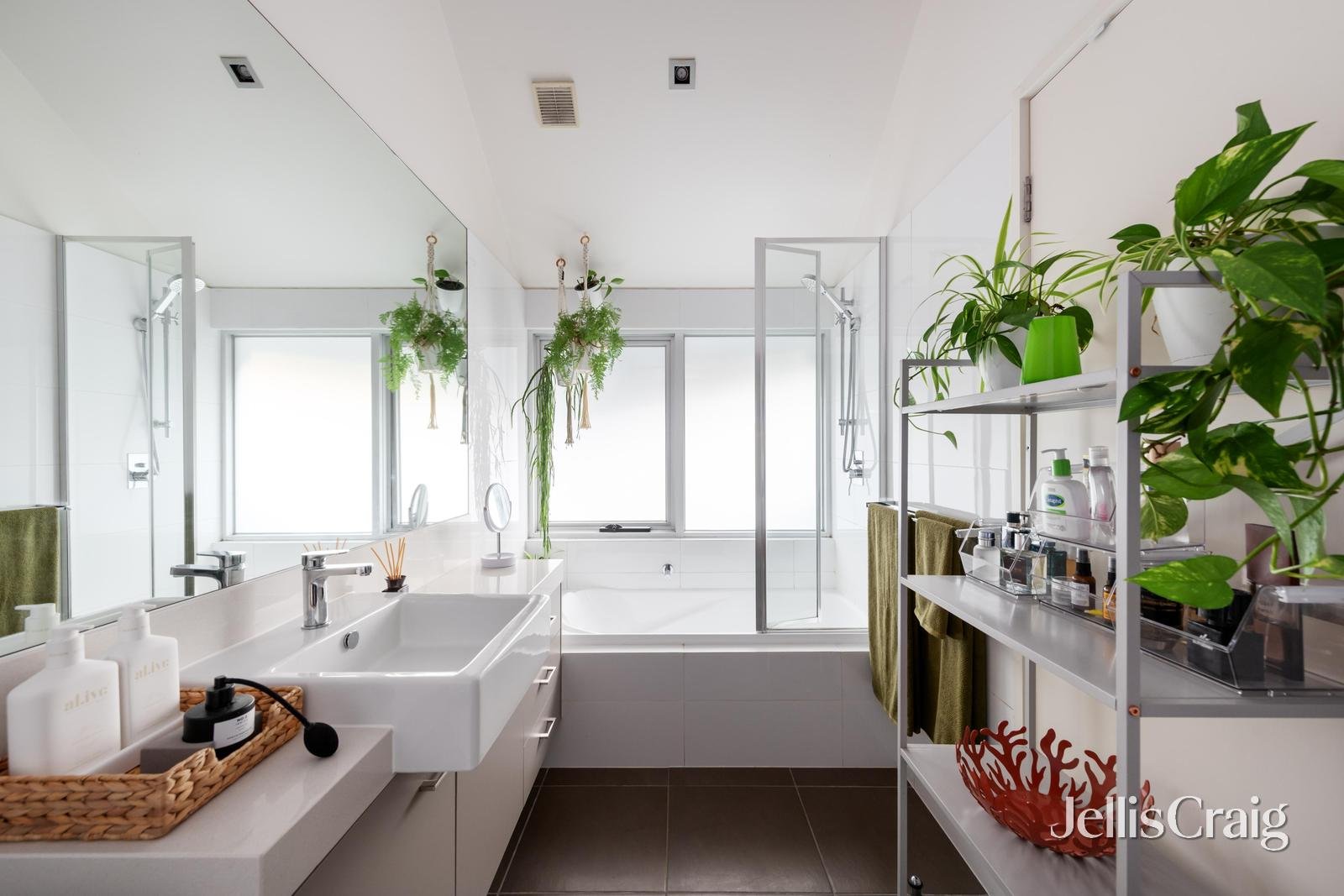 2/61 Westbury Street, St&nbsp;Kilda&nbsp;East image 8