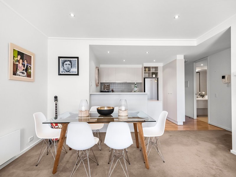 26/125 Ormond Road, Elwood image 3