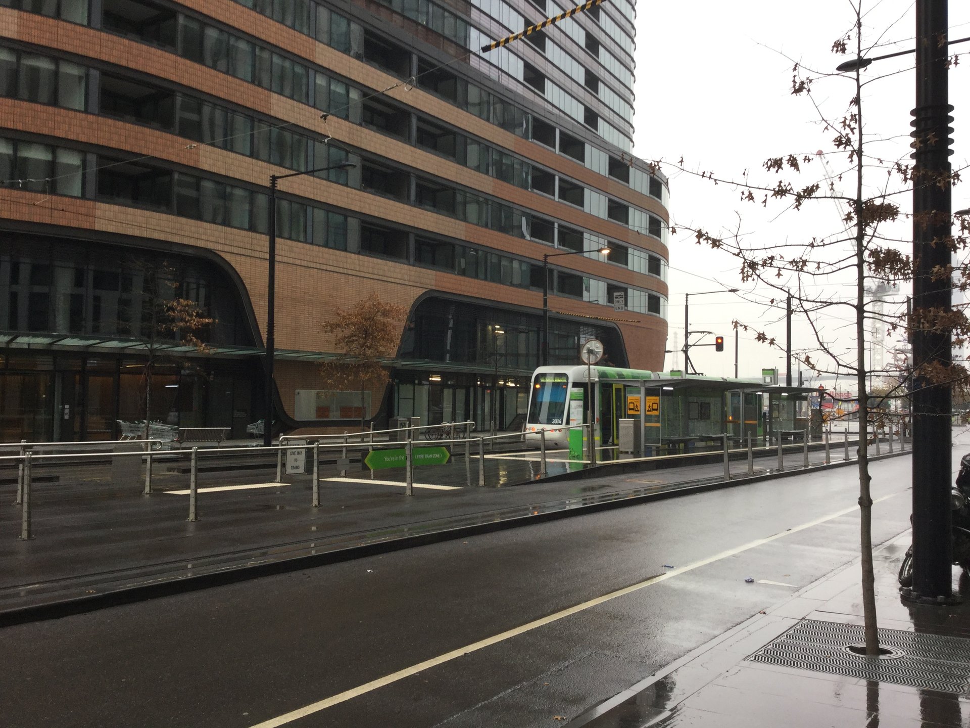 2612N 889 Collins Street DOCKLANDS VIC 3008