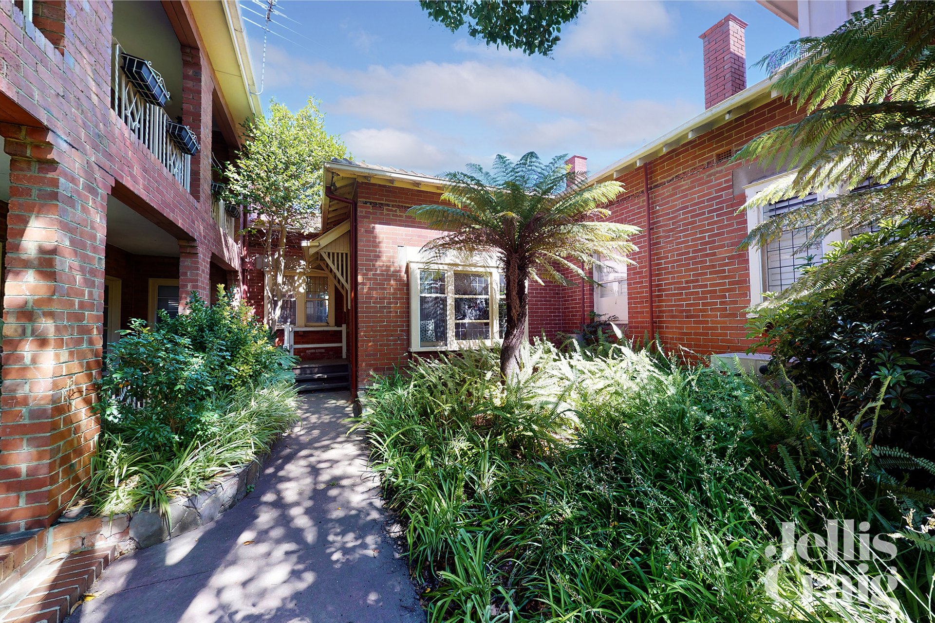 2/613 Burke Road, Camberwell image 1