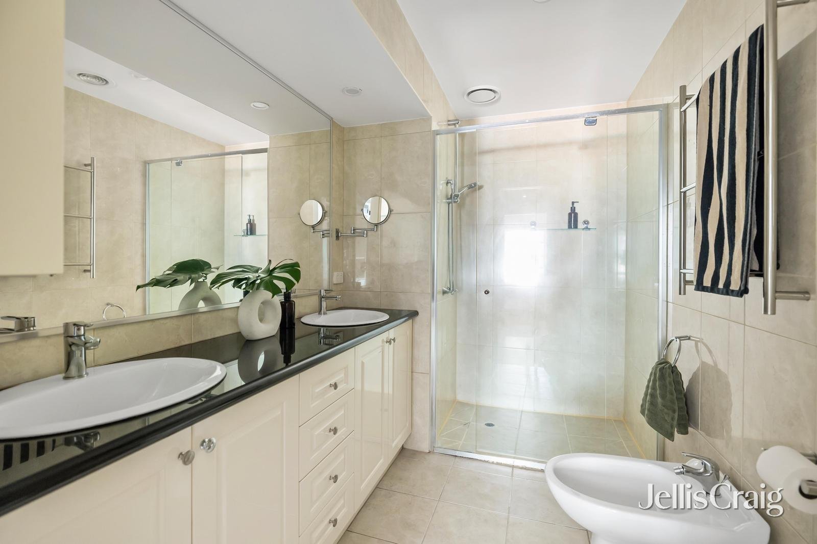 2/619 Toorak Road, Toorak image 9