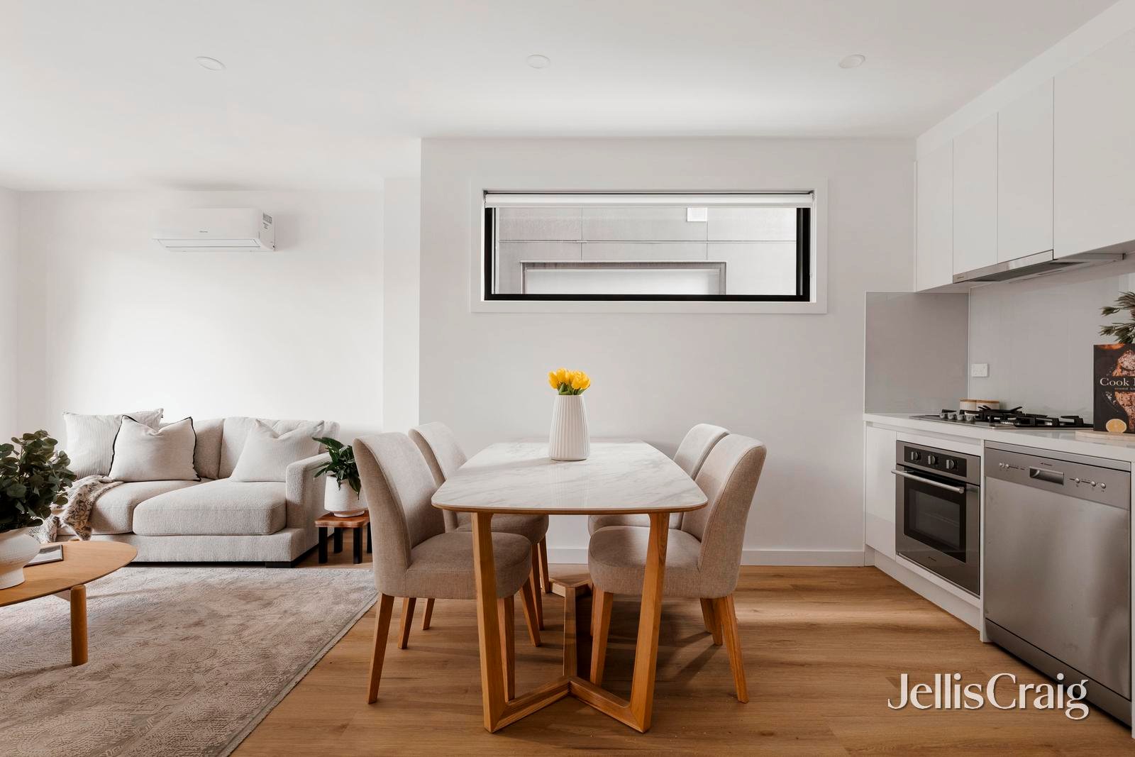 2/62 Albert Street, Footscray image 4