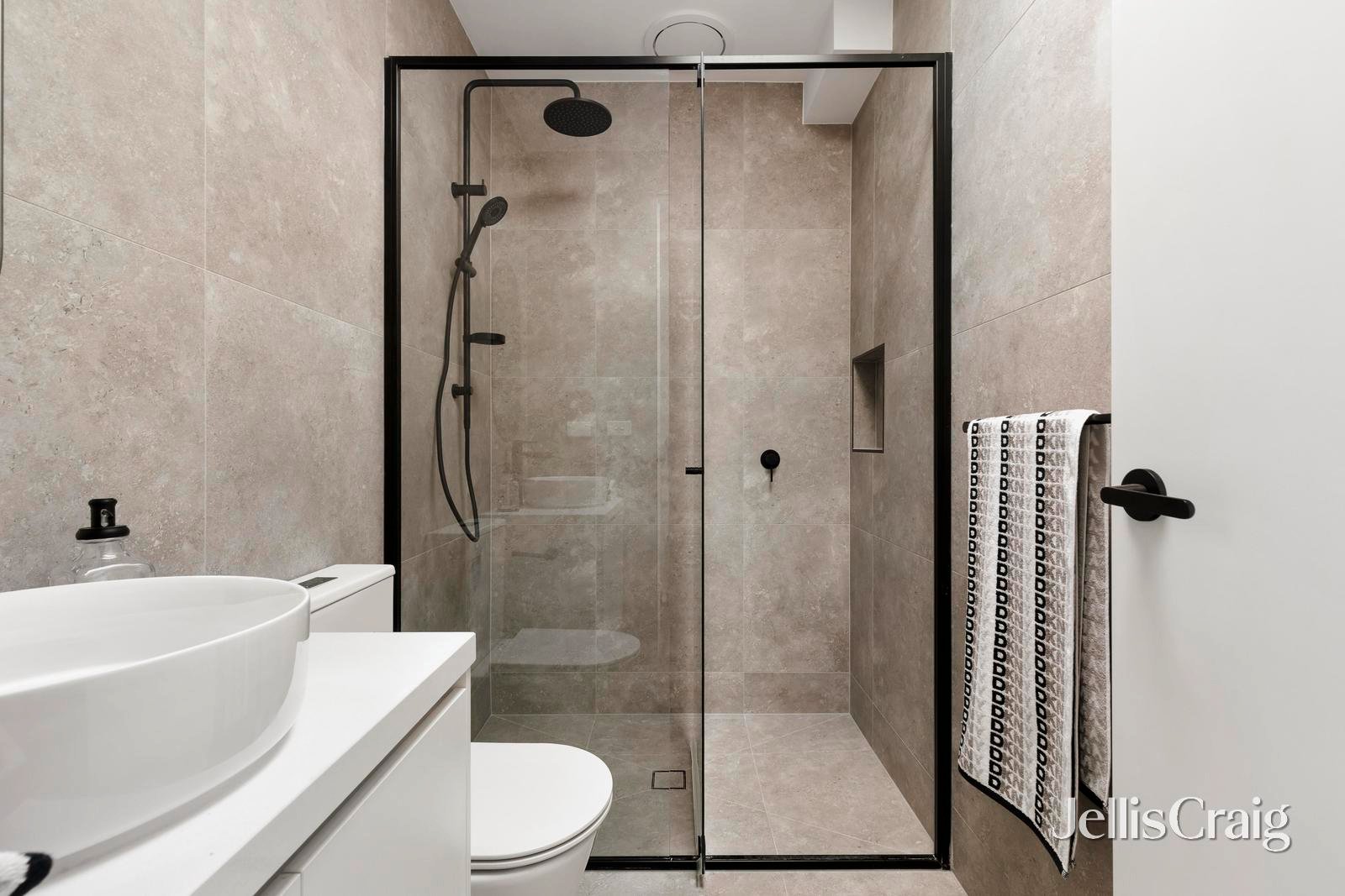 2/62 Albert Street, Footscray image 12