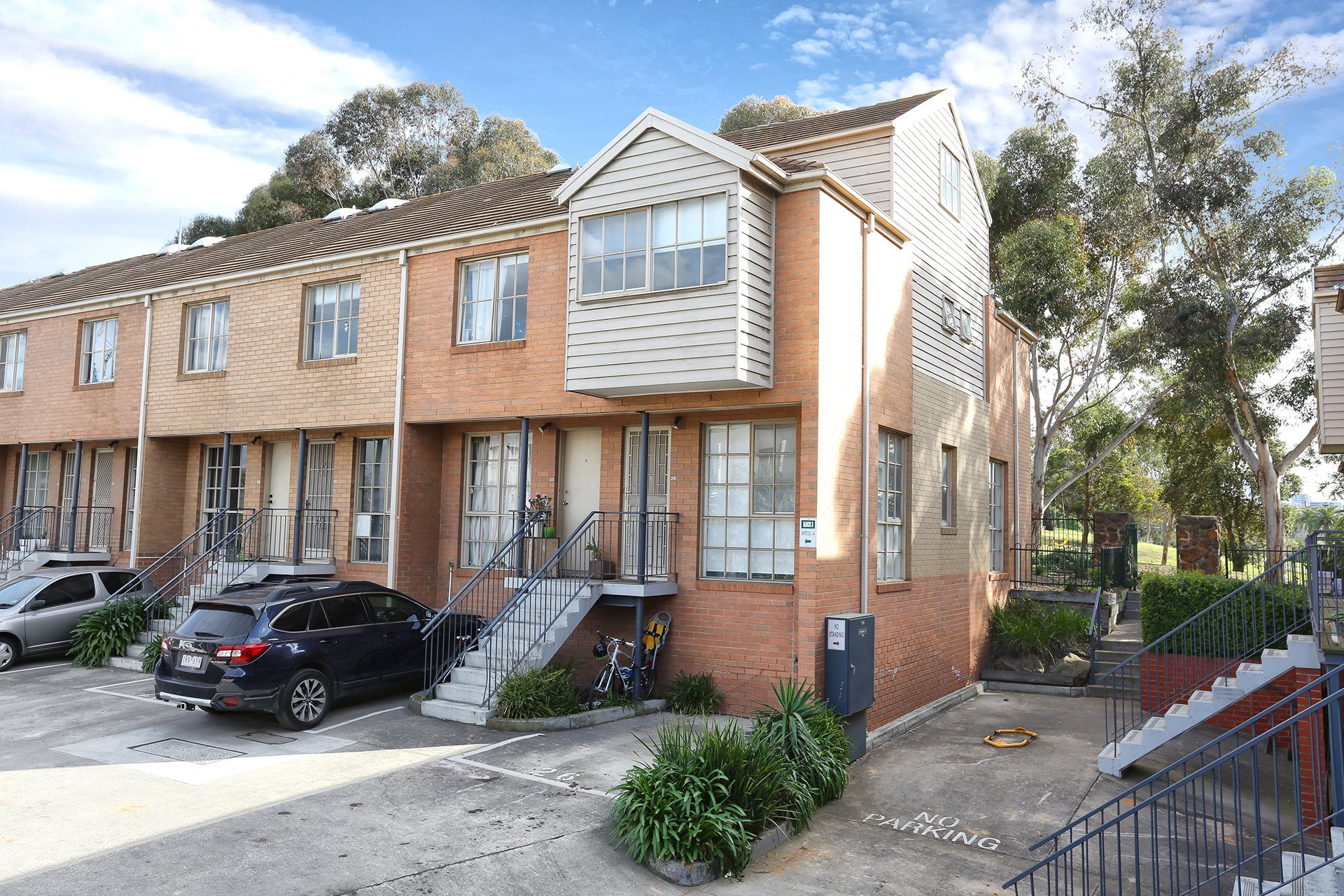 26/2 Ballarat Road, FOOTSCRAY VIC 3011