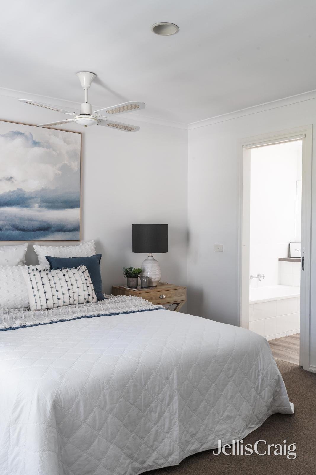 2/62 Bondi Road, Bonbeach image 9