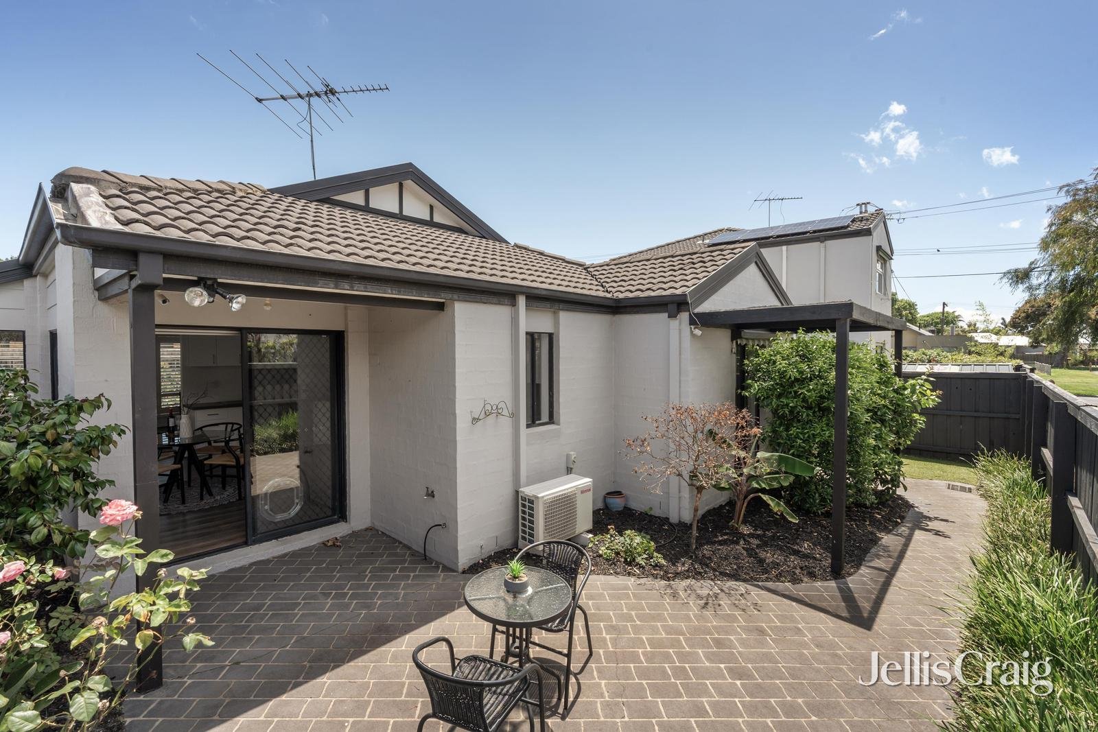 2/62 Bondi Road, Bonbeach image 12
