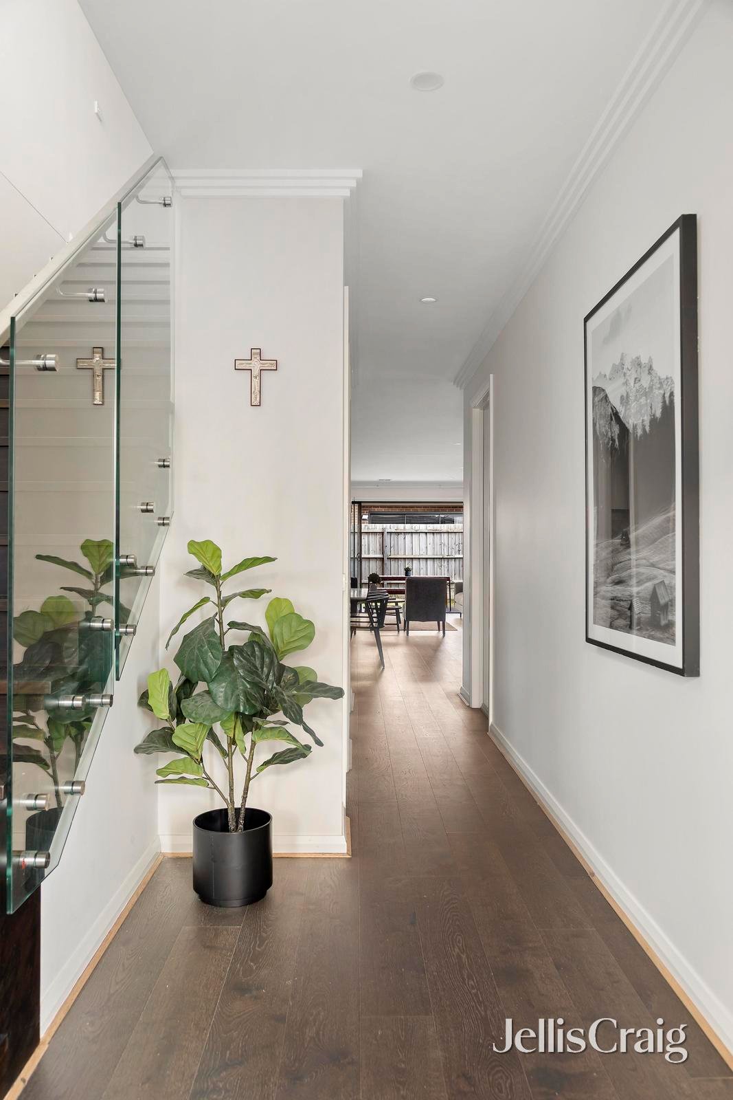 2/62 Nimmo Street, Essendon image 2