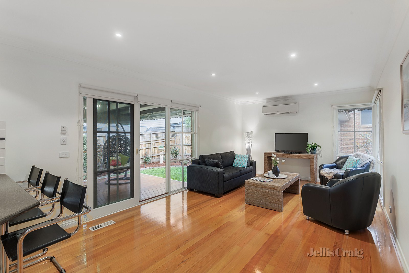 2/62 Wonga Road, Ringwood image 3