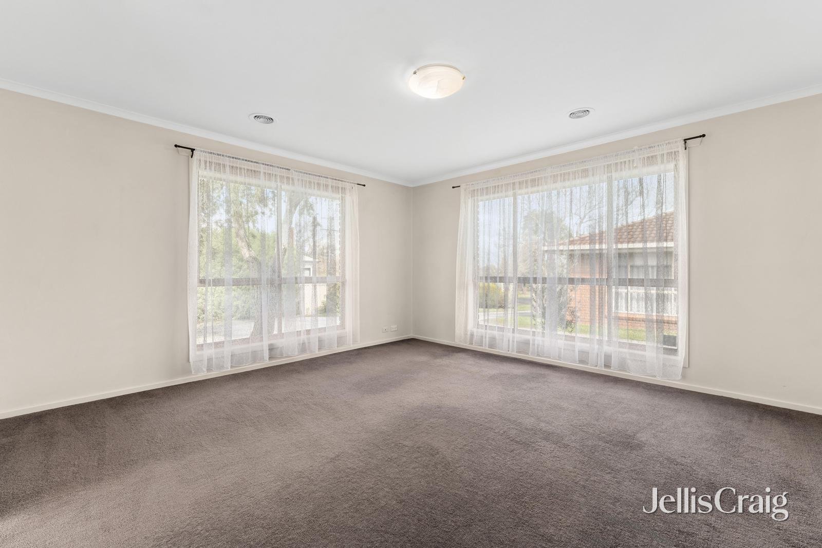 2/621 Skipton Street, Redan image 2