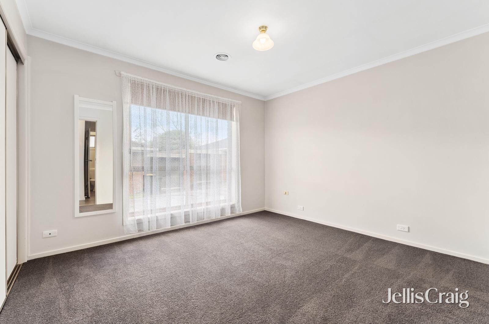 2/621 Skipton Street, Redan image 7
