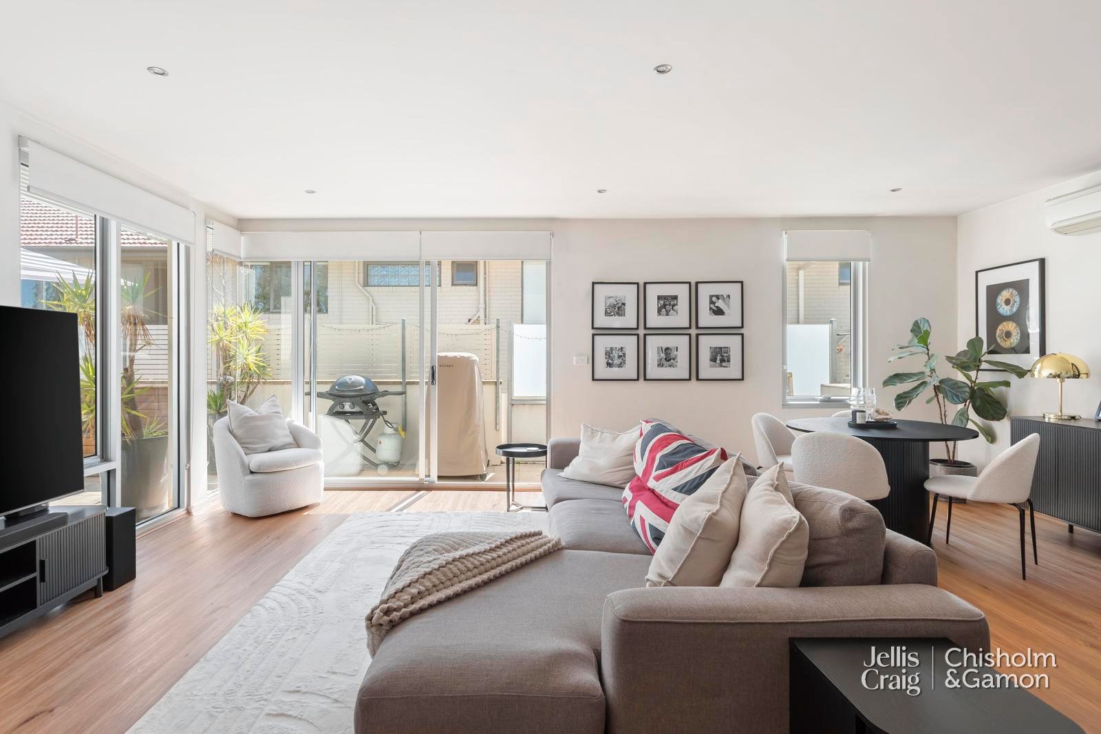 26/24-26 Milton Street, Elwood image 1