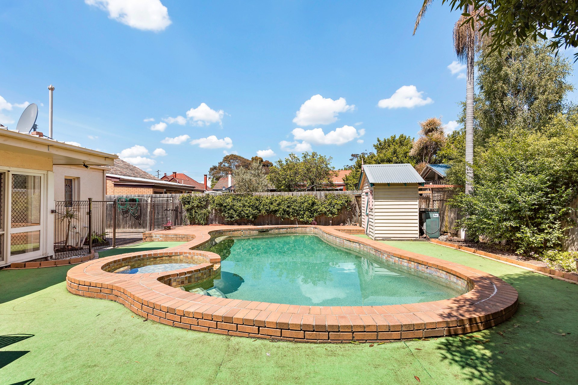 Property Gallery Thumbnail 11
