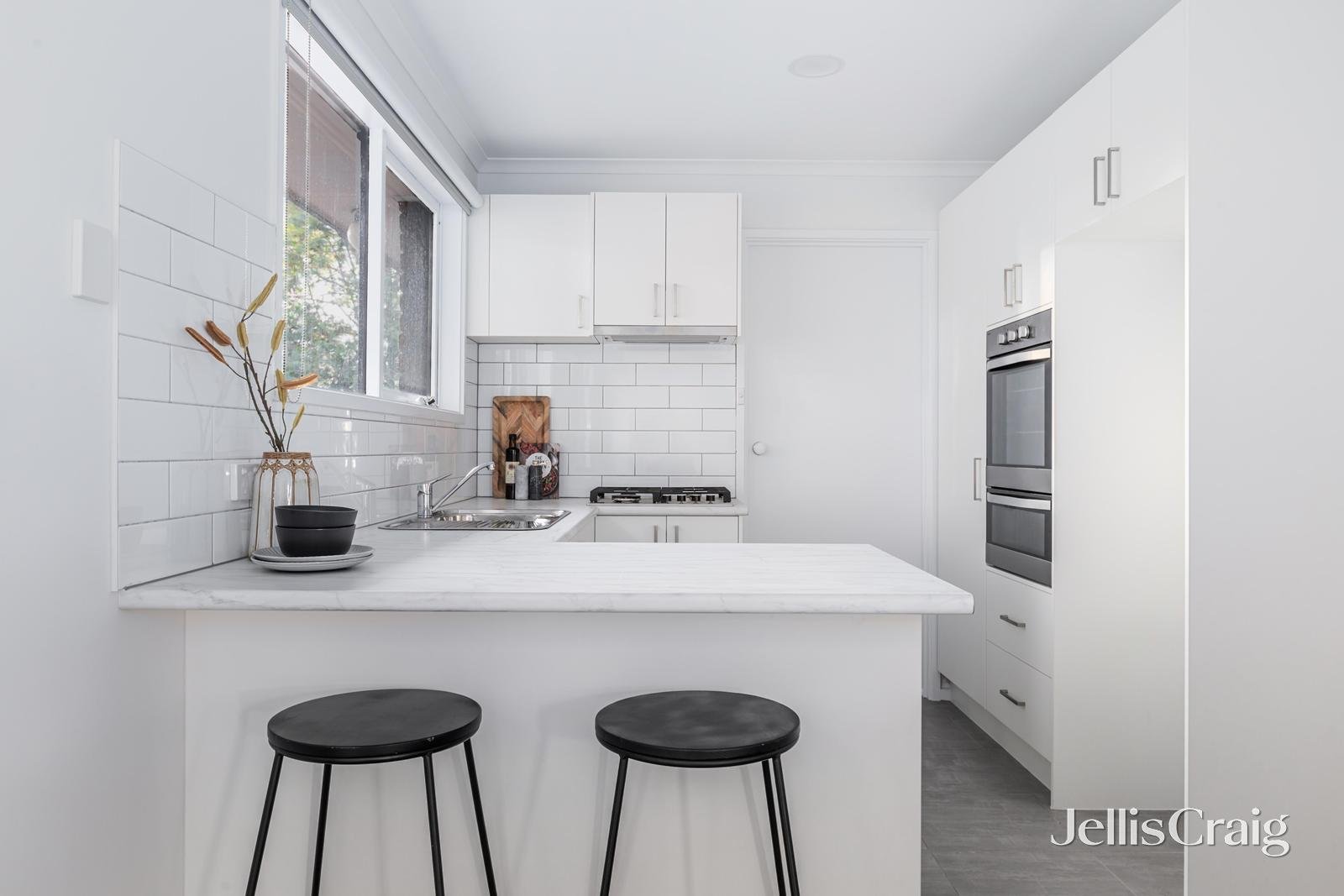2/63 Hawtin Street, Templestowe image 5