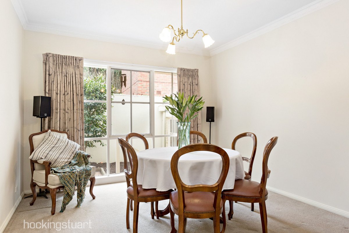 2/63 Park Road, Surrey Hills image 4