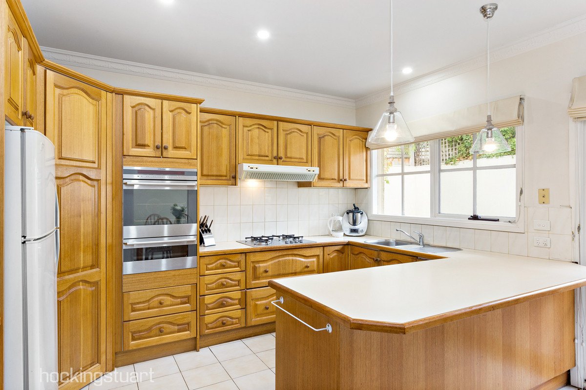 2/63 Park Road, Surrey Hills image 6
