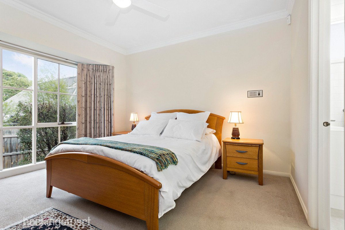 2/63 Park Road, Surrey Hills image 7