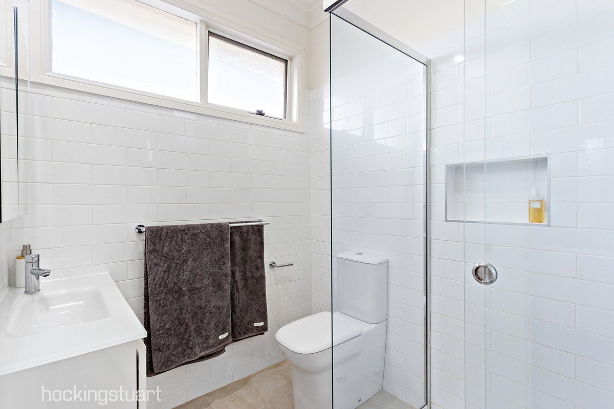 2/63 Park Road, Surrey Hills image 8