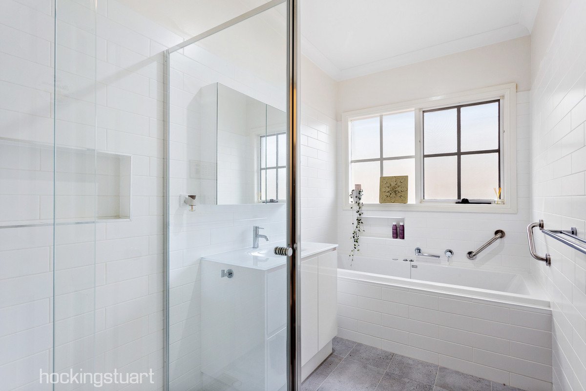 2/63 Park Road, Surrey Hills image 9