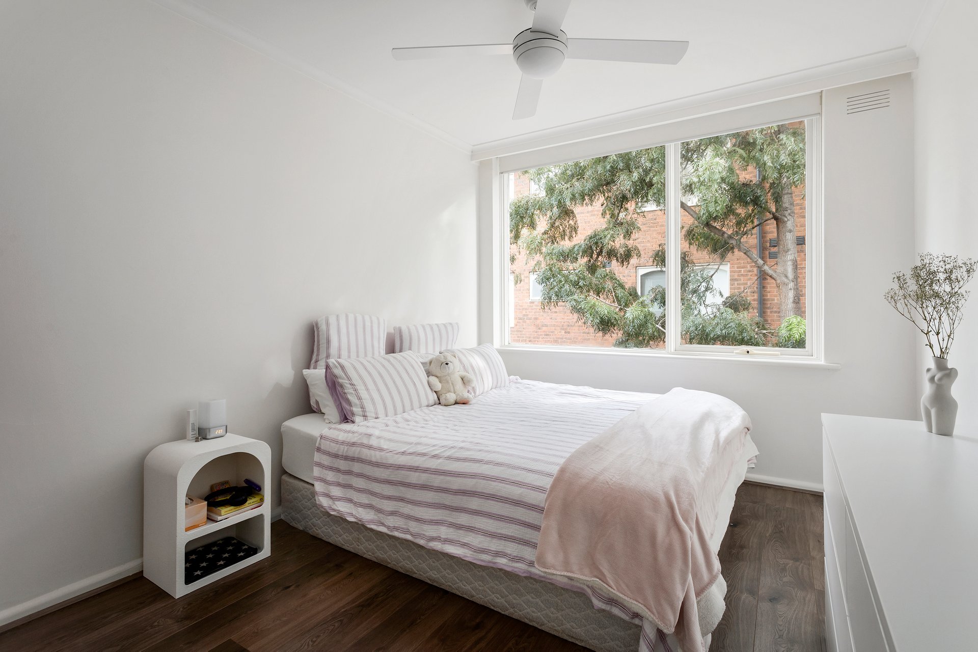 Property Gallery Thumbnail 6