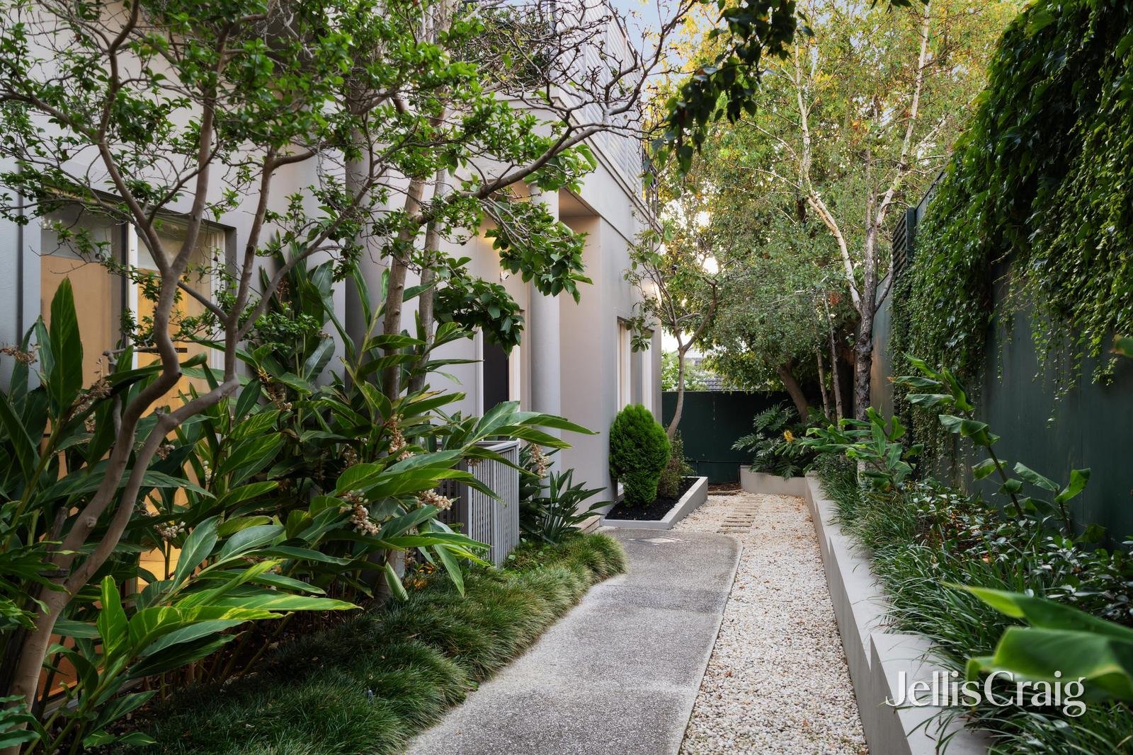 2/635 Orrong Road, Toorak image 3