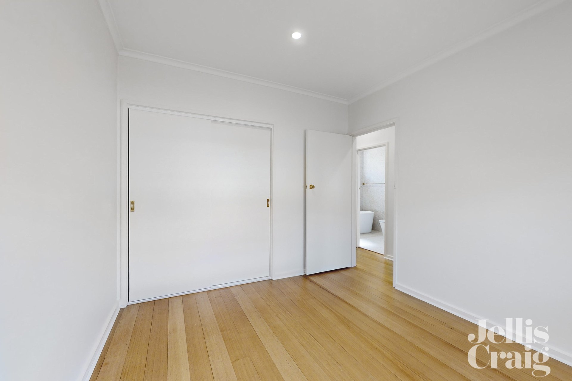 2/64 Ardmillan Road, Moonee Ponds image 7