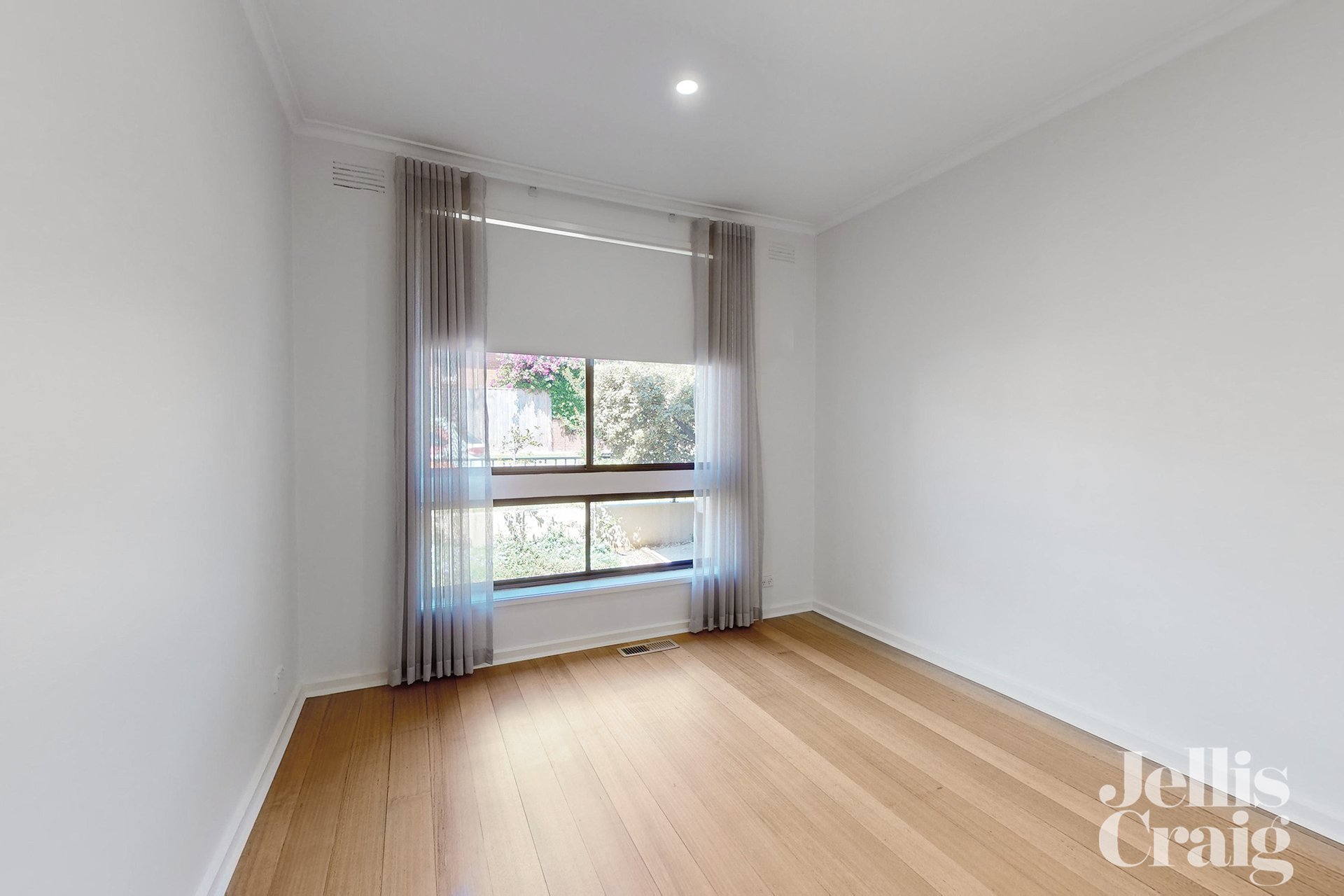 2/64 Ardmillan Road, Moonee Ponds image 8