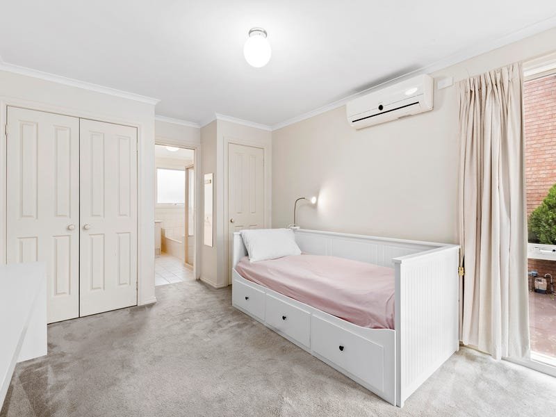 Property Gallery Thumbnail 6